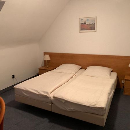 Waldhotel Hensel'S Felsenkeller Frankfurt am Main Bagian luar foto